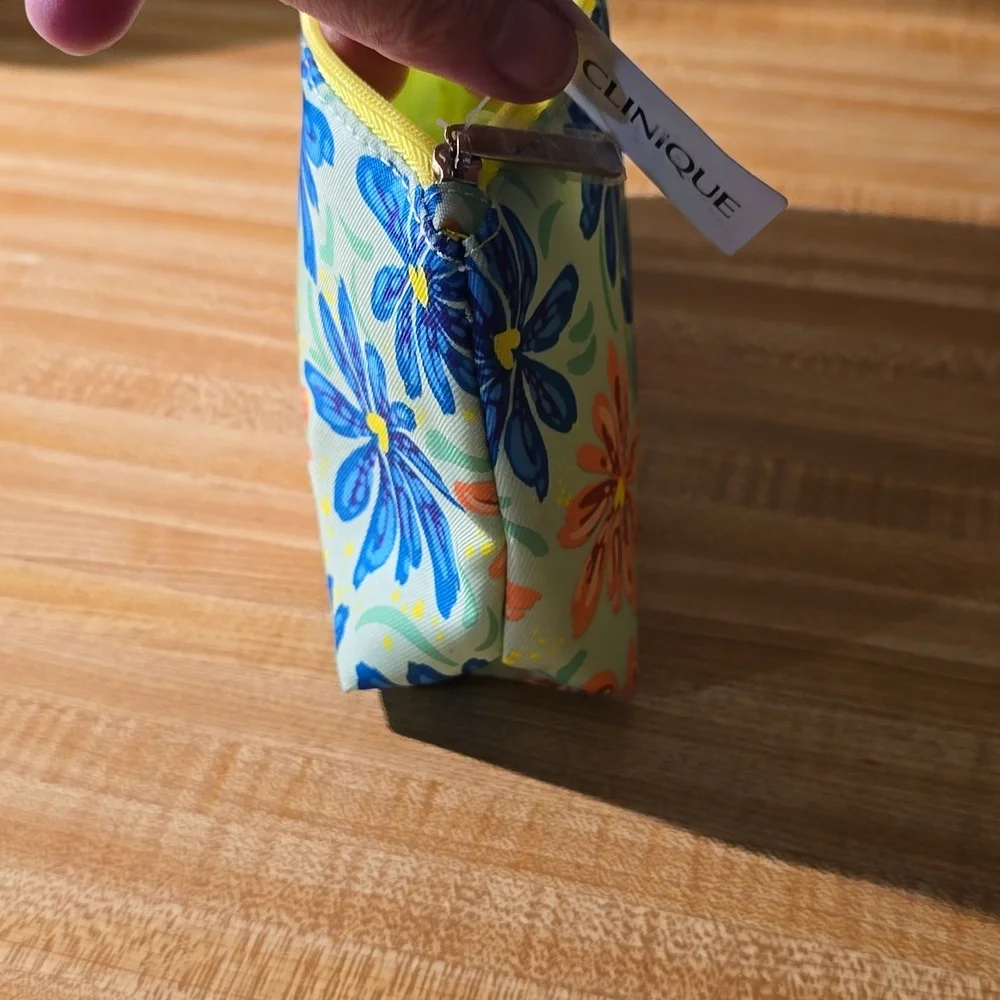 Clinique Cosmetic Makeup Pouch NWT‎ Floral Print